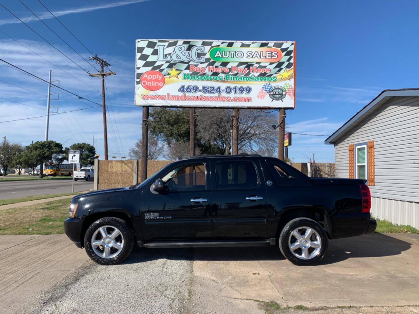 2013 Black /Black Chevrolet Avalanche LT (3GNMCFE06DG) with an V8 - 5.3L 5328cc 325ci FLEX MFI vin 0 type LMG - 2 valve OHV engine, AUTOMATIC transmission, located at 1830 North Belt Line Road, Irving, TX, 75061, (469) 524-0199, 32.834373, -96.993584 - Photo#0